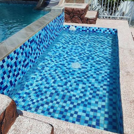 Aleesa Roomstay Pasir Puteh Luaran gambar