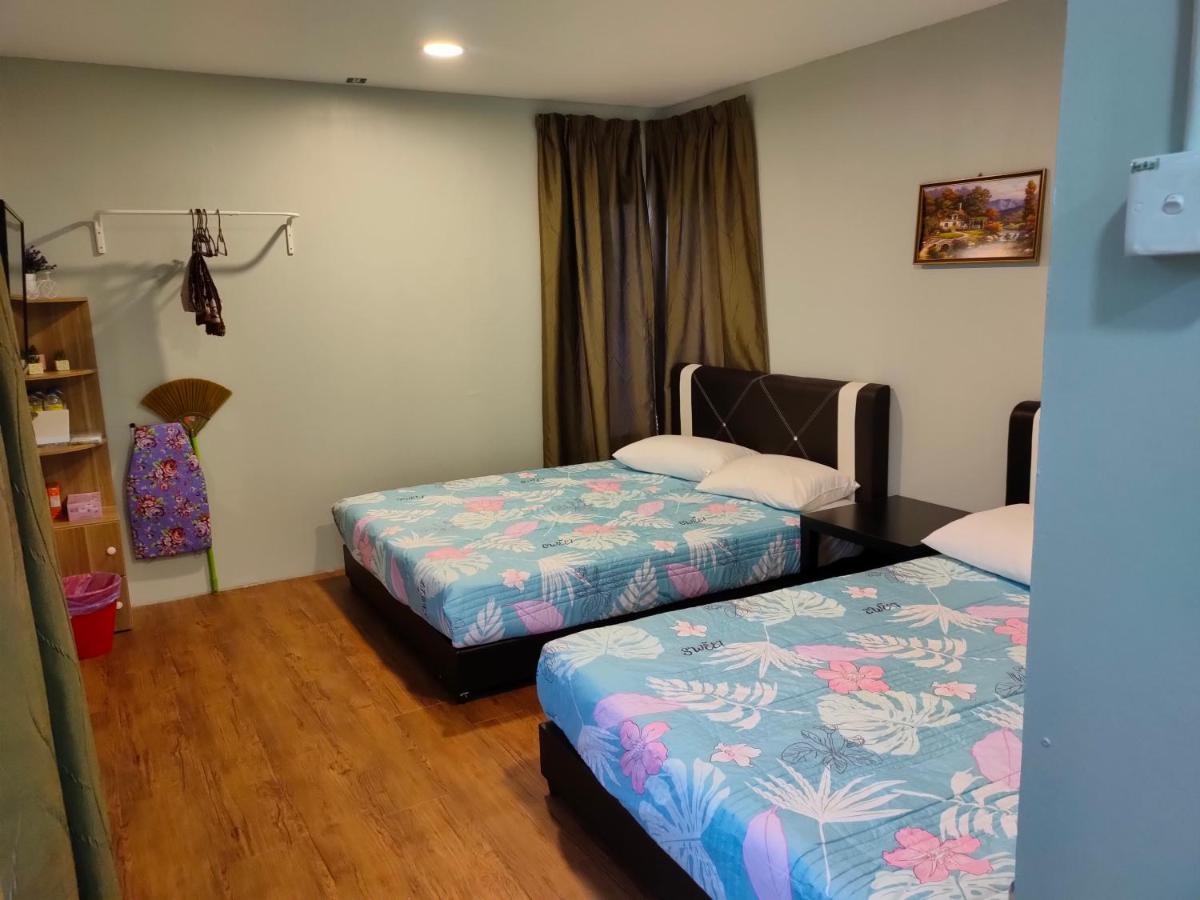 Aleesa Roomstay Pasir Puteh Luaran gambar