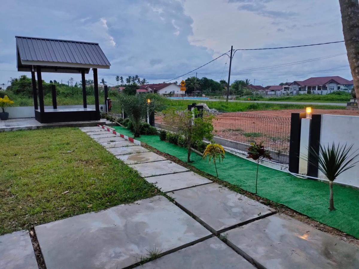 Aleesa Roomstay Pasir Puteh Luaran gambar