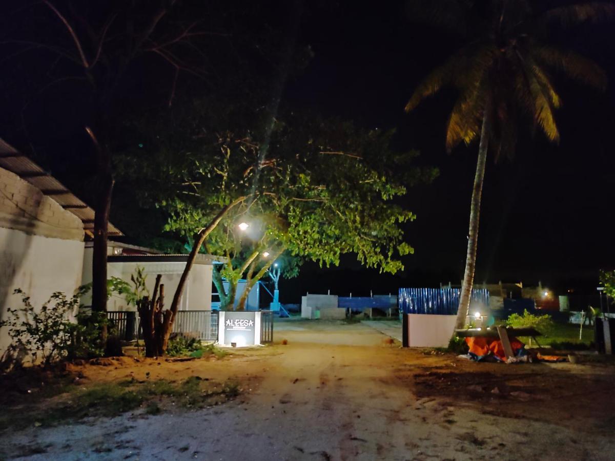 Aleesa Roomstay Pasir Puteh Luaran gambar