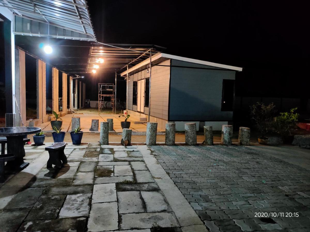 Aleesa Roomstay Pasir Puteh Luaran gambar