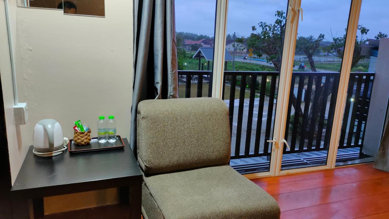 Aleesa Roomstay Pasir Puteh Luaran gambar
