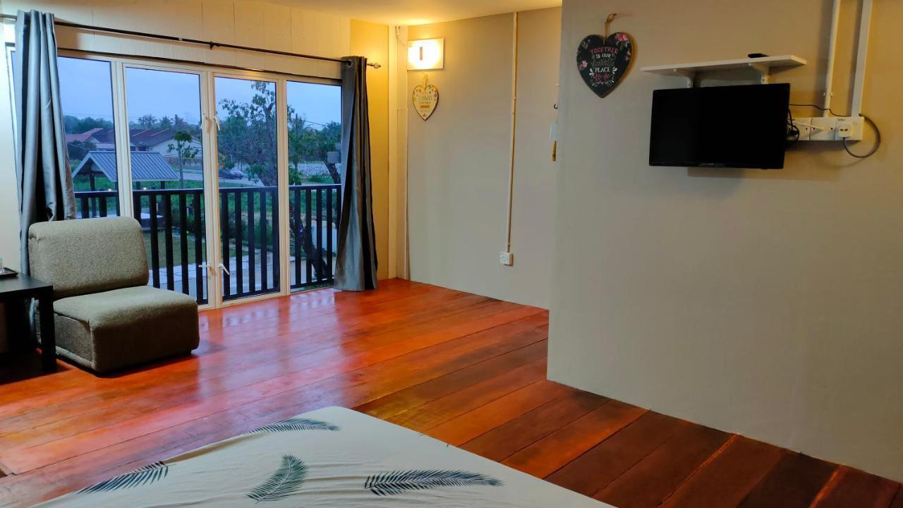 Aleesa Roomstay Pasir Puteh Luaran gambar