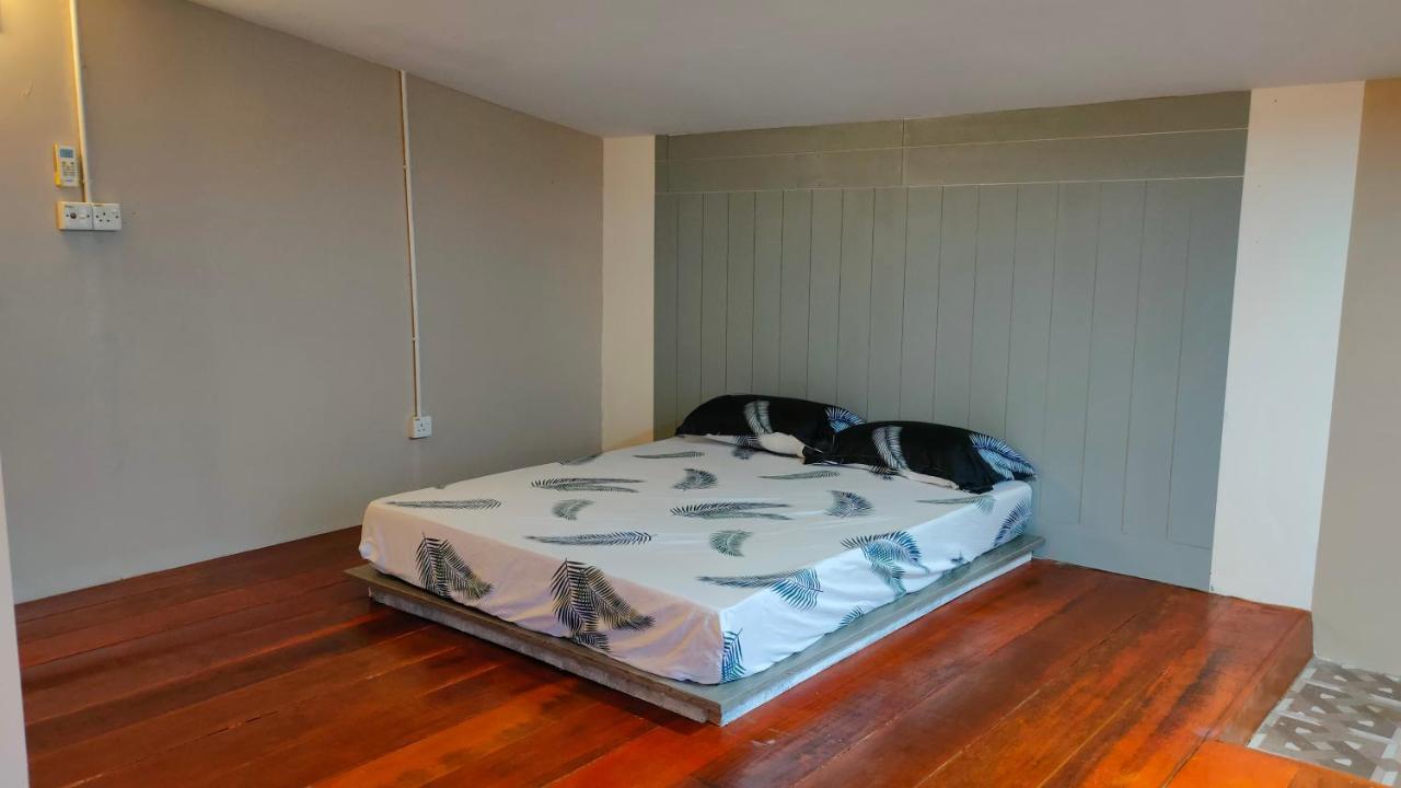 Aleesa Roomstay Pasir Puteh Luaran gambar