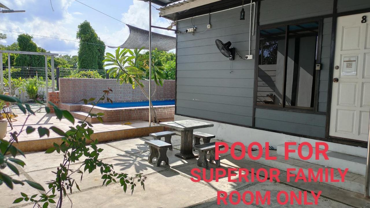 Aleesa Roomstay Pasir Puteh Luaran gambar