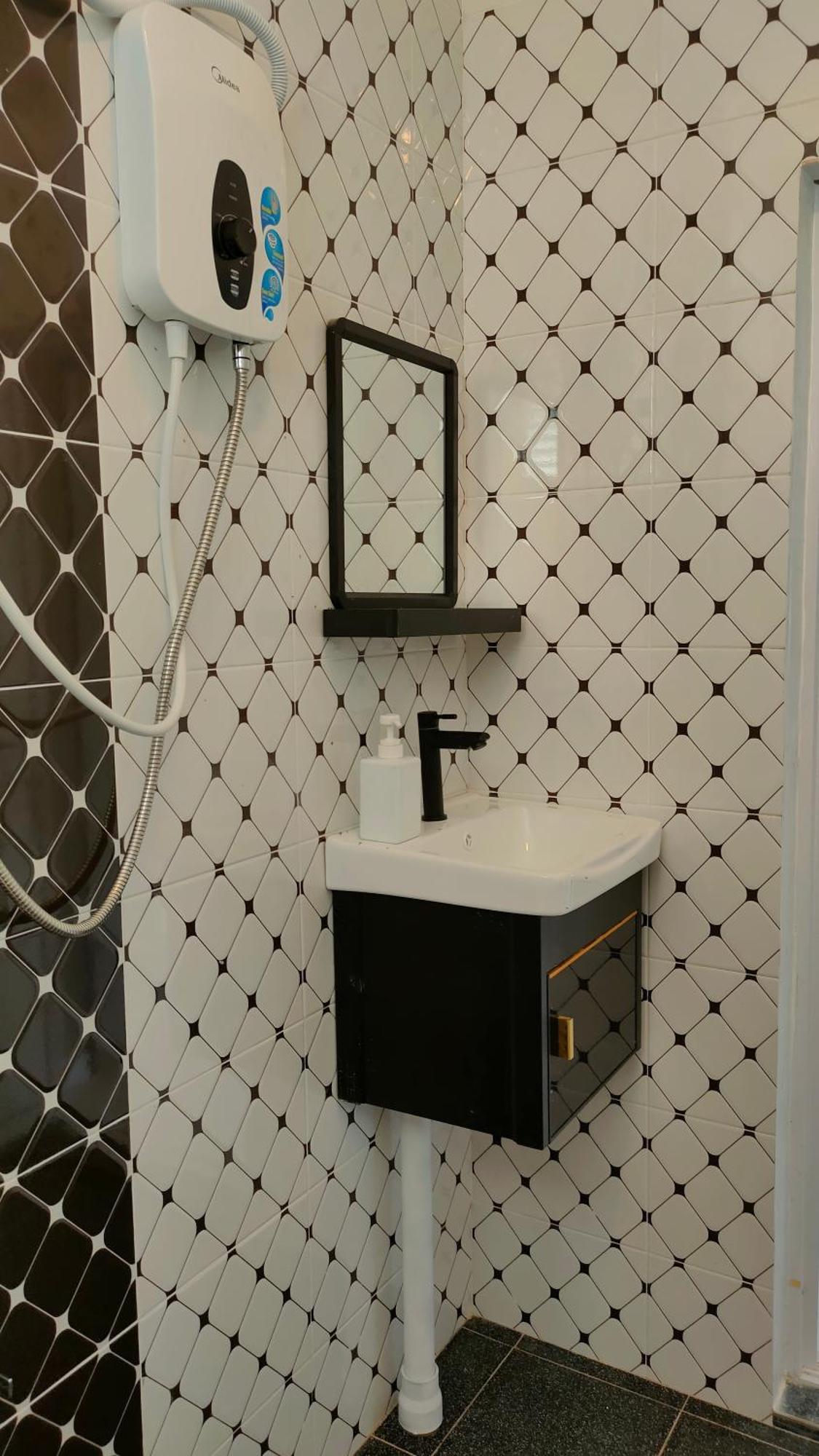 Aleesa Roomstay Pasir Puteh Luaran gambar