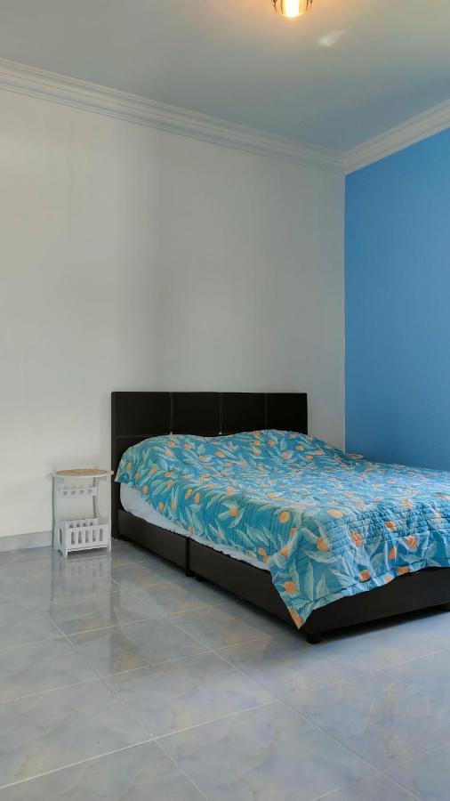 Aleesa Roomstay Pasir Puteh Luaran gambar