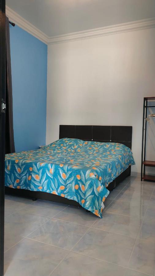 Aleesa Roomstay Pasir Puteh Luaran gambar